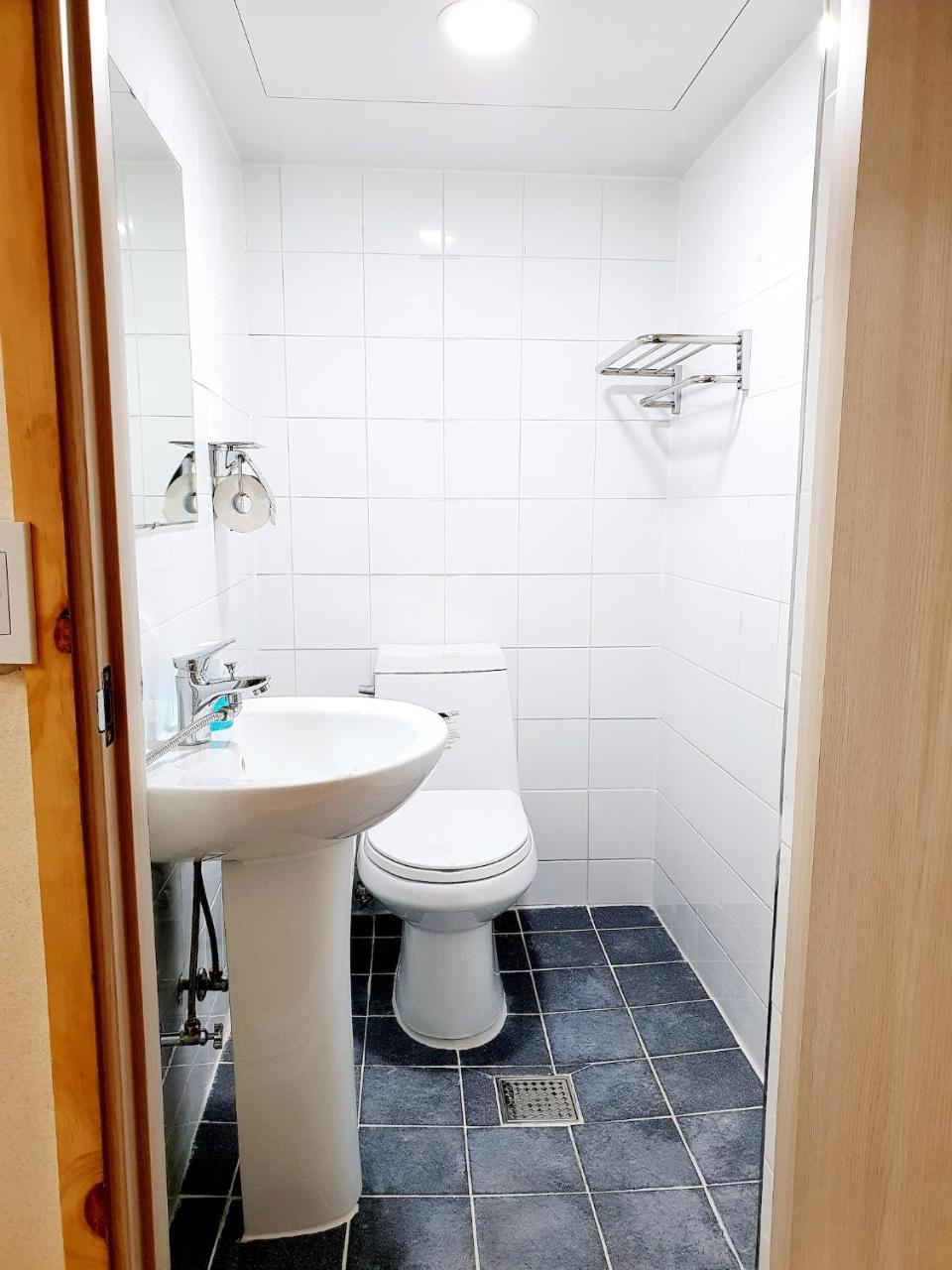 Dal Garam Guesthouse Каннын Экстерьер фото